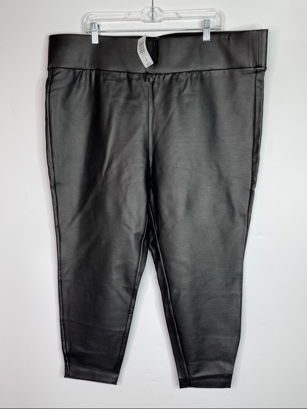 Torrid Studio Slim Fix Black Faux Leather & Premium Ponte Pull-On Pixie Pant NWT